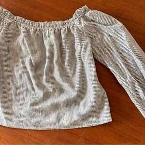 Brandy Melville off-shoulder top